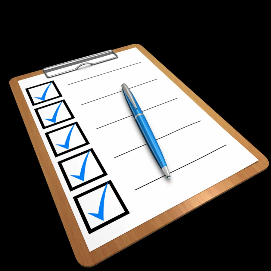Liste de contrôle cochée pour préparer un déménagement